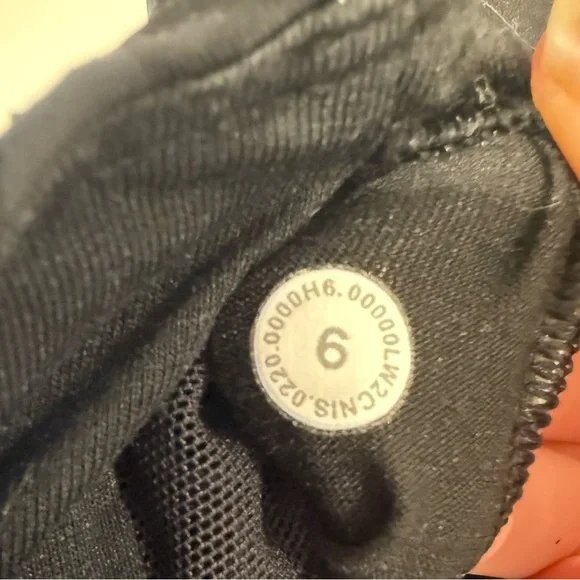 Lululemon Energy Bra High Neck
Formation Camo Size:6
excellent condition - Picture 6 of 6
